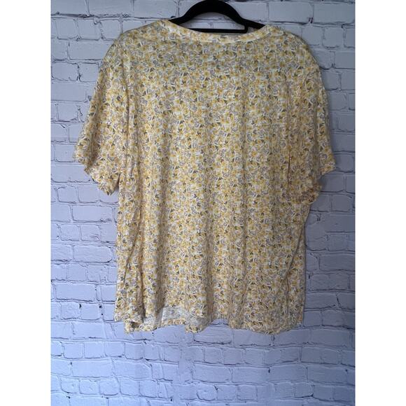 Old Navy Yellow Plus Size Floral T-shirt Size 1x - Picture 3 of 3